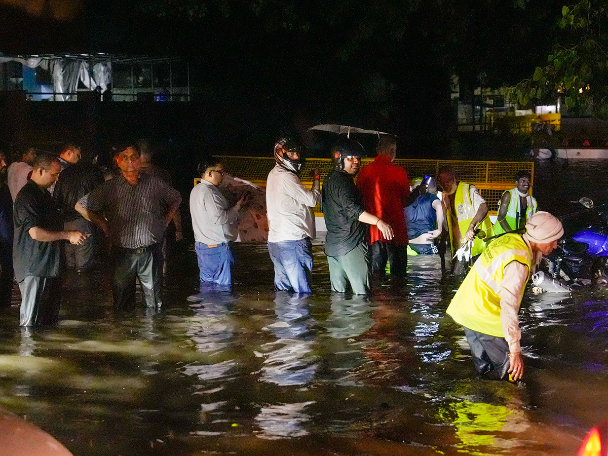 Heavy rainfall in Delhi Photos17