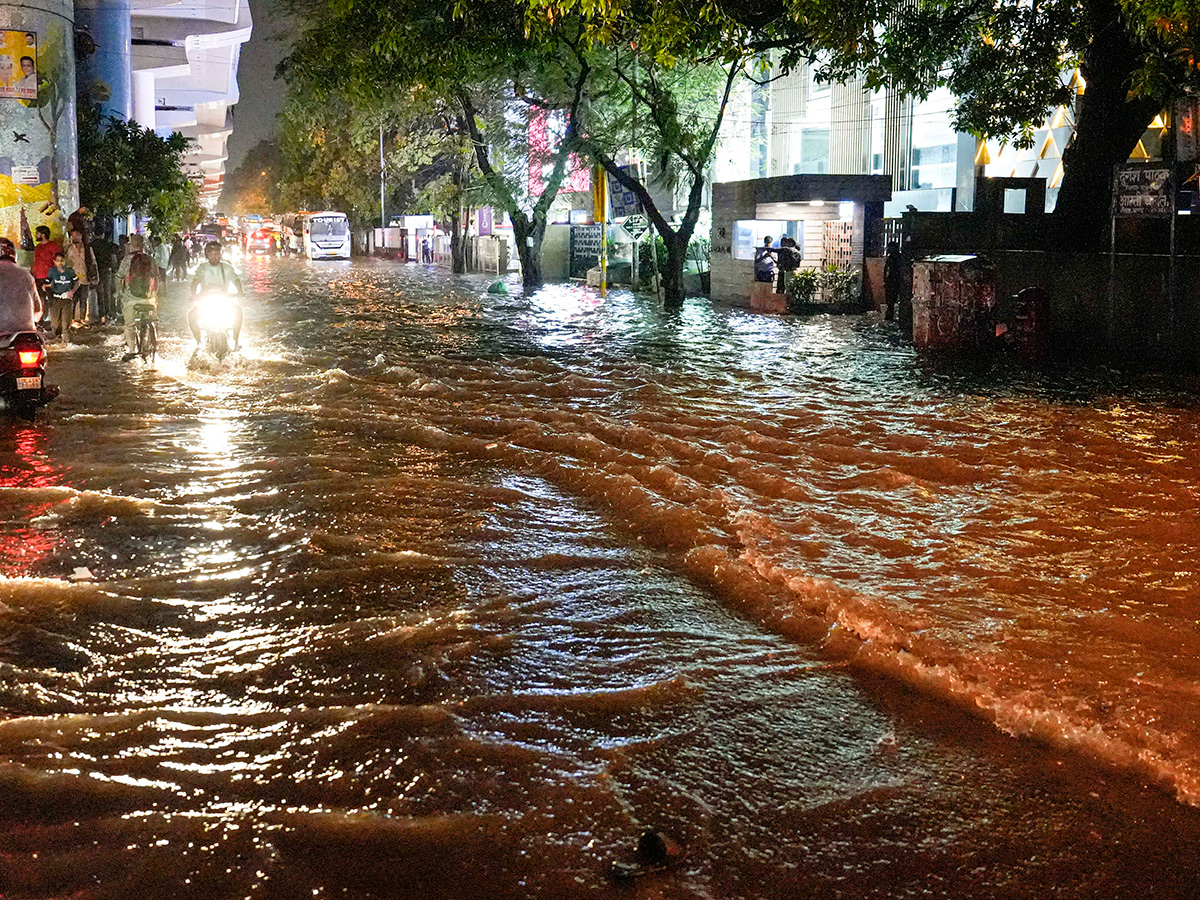 Heavy rainfall in Delhi Photos4
