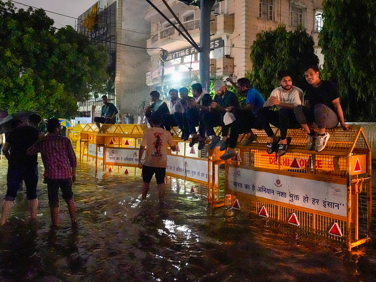 Heavy rainfall in Delhi Photos5