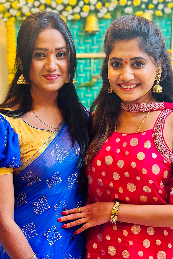 Telugu Serial Actresses In varalakshmi vratham special latest photos8