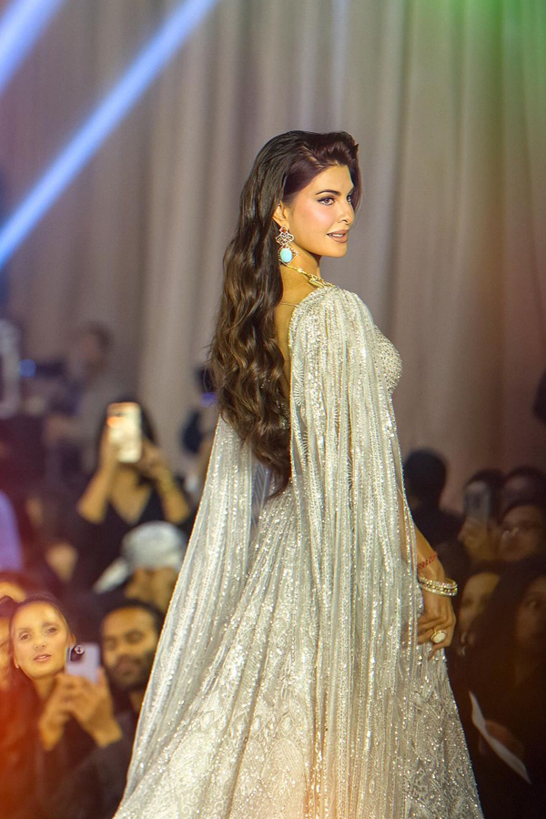 Bollywood Actress Jacqueliene Fernandez Birthday Special Gallery5