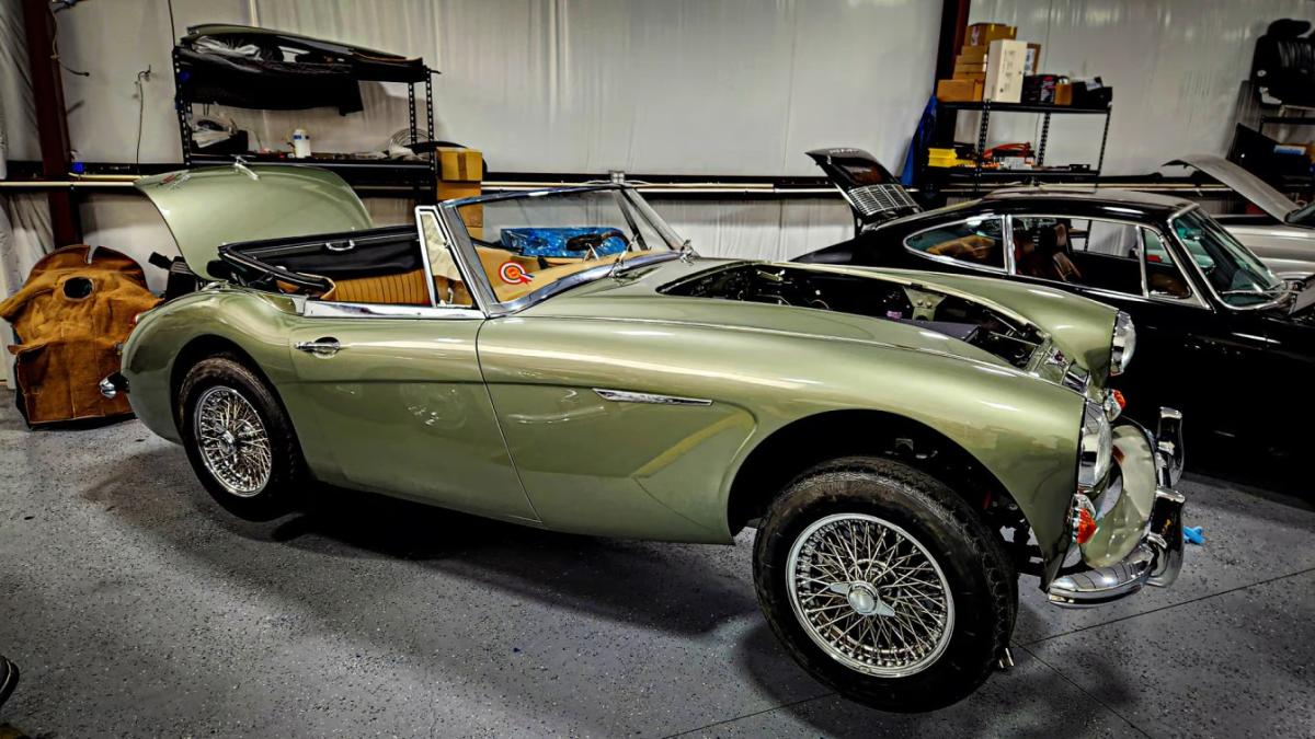 Moment Motors Garage Refurbished Old Cars Into New Ones2