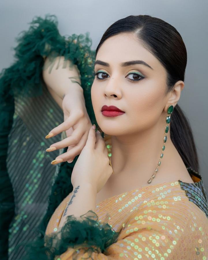 Anchor Sreemukhi Latest Photos Goes Viral6