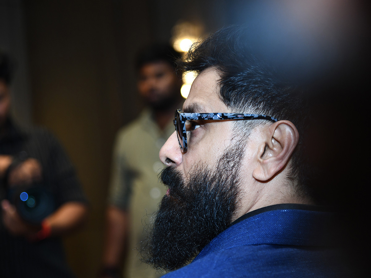 Hero Chiyaan Vikram in Vijayawada Photos10