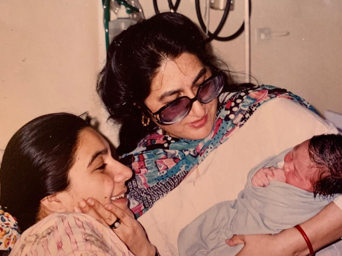 Bollywood Beauty Sara Ali Khan Birthday Special Rare Photo Gallery2