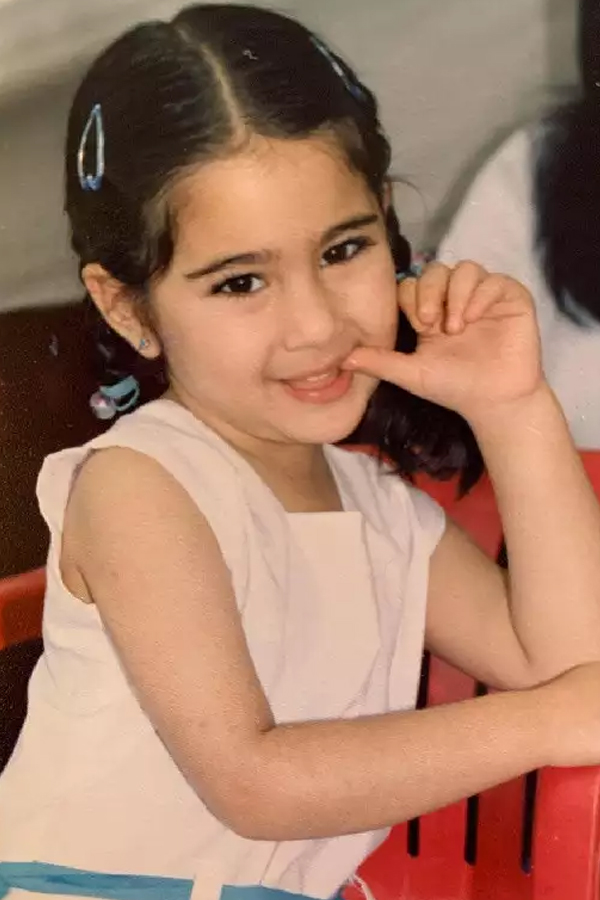 Bollywood Beauty Sara Ali Khan Birthday Special Rare Photo Gallery6