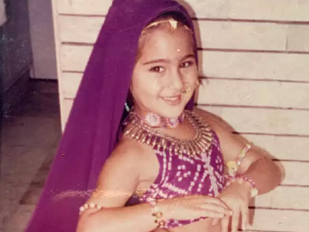 Bollywood Beauty Sara Ali Khan Birthday Special Rare Photo Gallery9
