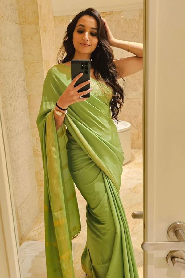 Srinidhi Shetty Latest Pics In Green Saree Goes Viral11