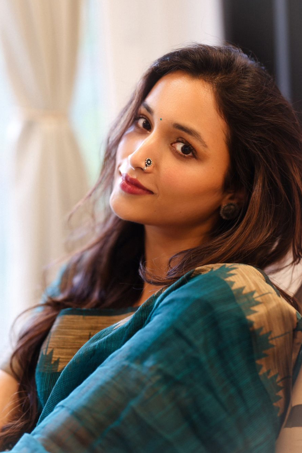 Srinidhi Shetty Latest Pics In Green Saree Goes Viral8