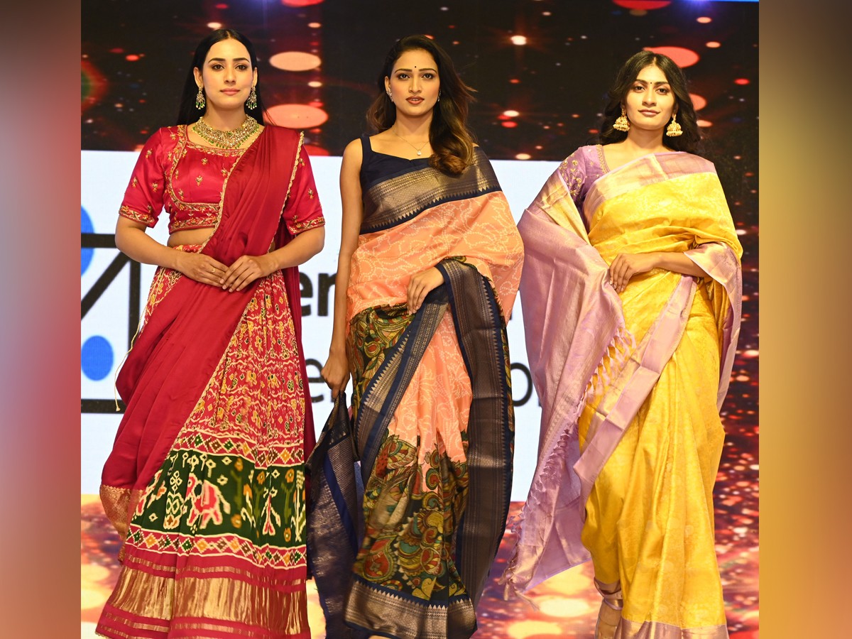 Models Rampwalk In Indi Western Outfits15