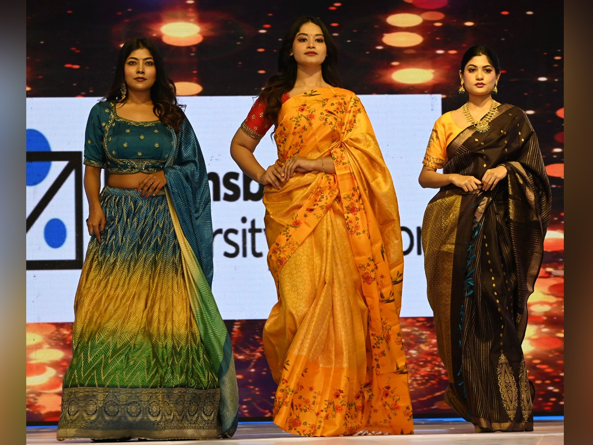 Models Rampwalk In Indi Western Outfits16