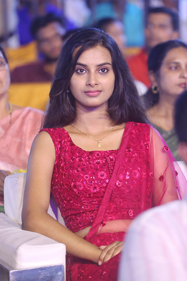 హీరో రవితేజ ‘మిస్టర్ బచ్చన్’ ప్రీ రిలీజ్ ఈవెంట్ (ఫొటోలు) | Hero Ravi ...