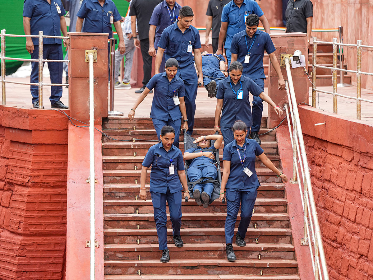 Rehearsal for the 78th Independence Day celebrations at Red Fort13