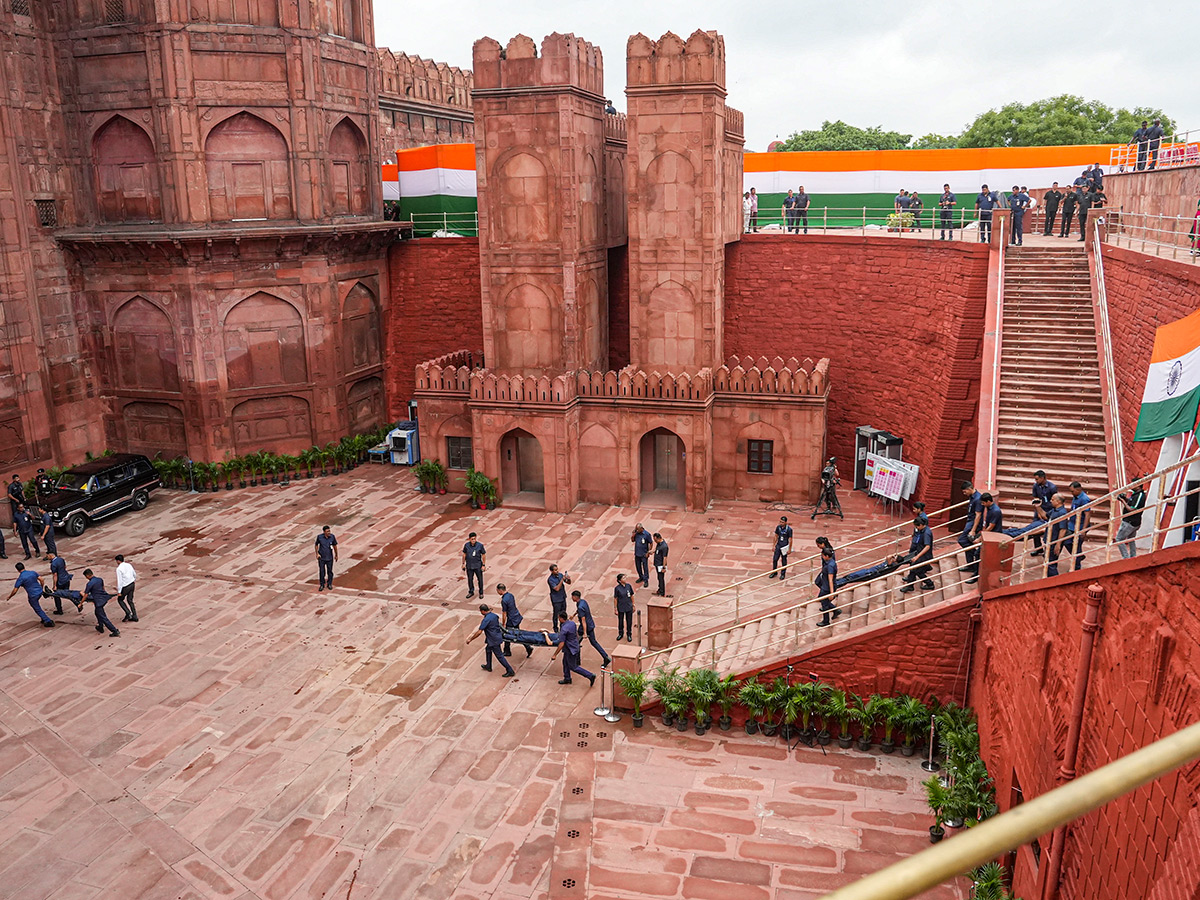 Rehearsal for the 78th Independence Day celebrations at Red Fort15