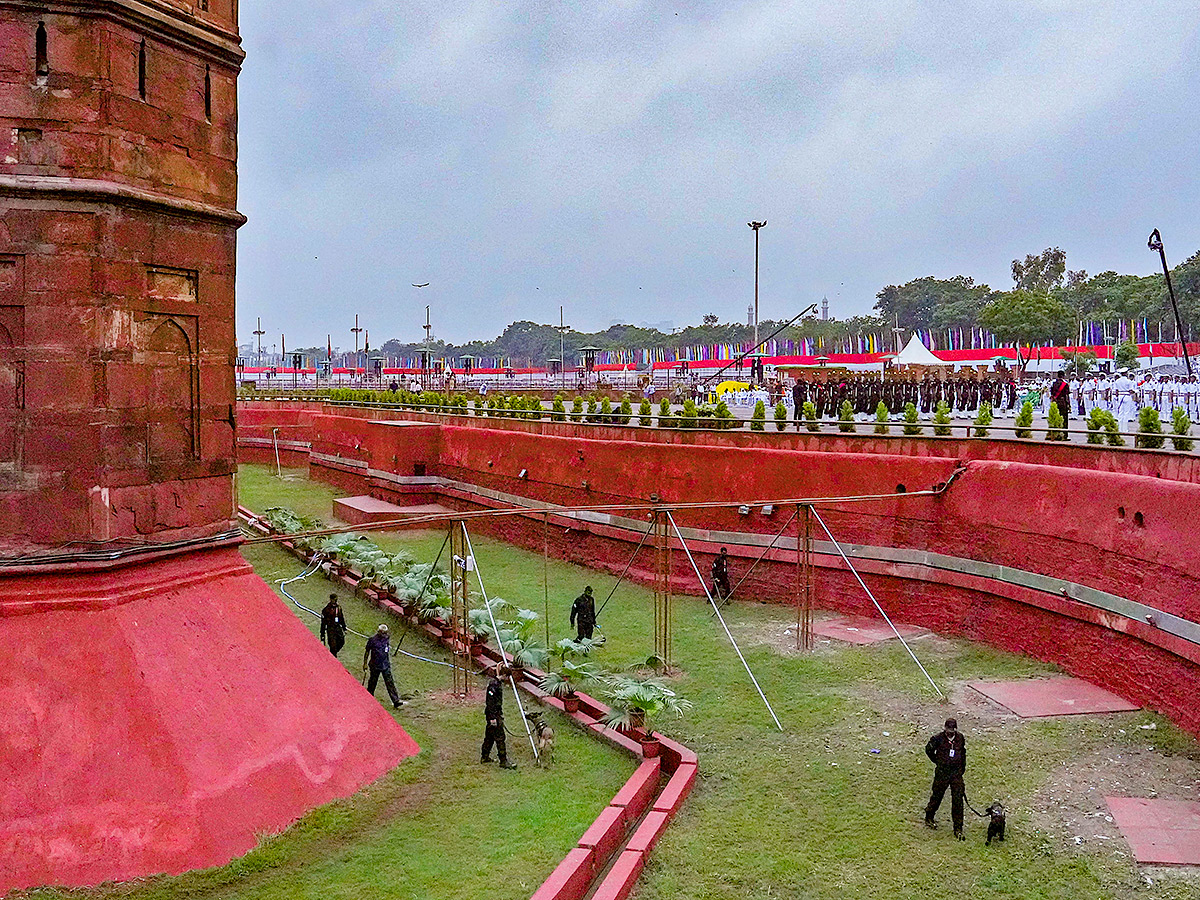 Rehearsal for the 78th Independence Day celebrations at Red Fort17