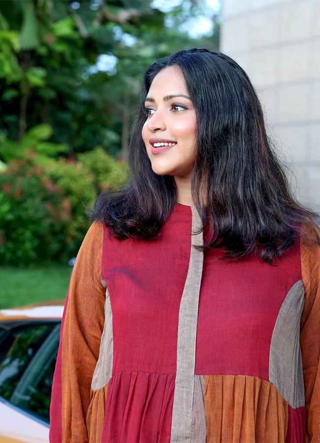 Actress Amala Paul Latest Photoshoot9