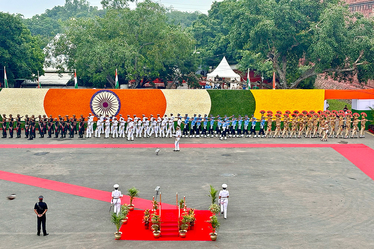 Independence Day 2024 PM Modi Flag Hoisting Live Updates27