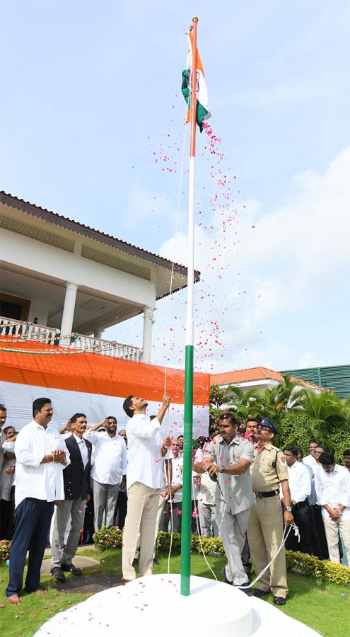 YS Jagan Participates in 78th Independence Day Celebrations2