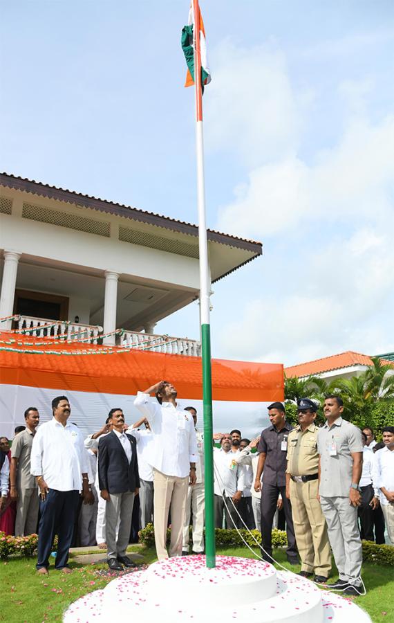 YS Jagan Participates in 78th Independence Day Celebrations5