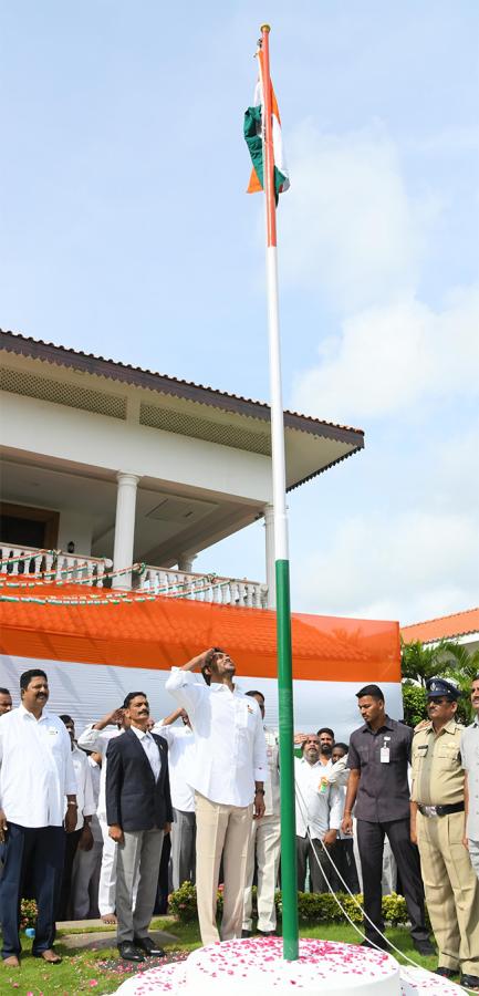 YS Jagan Participates in 78th Independence Day Celebrations6