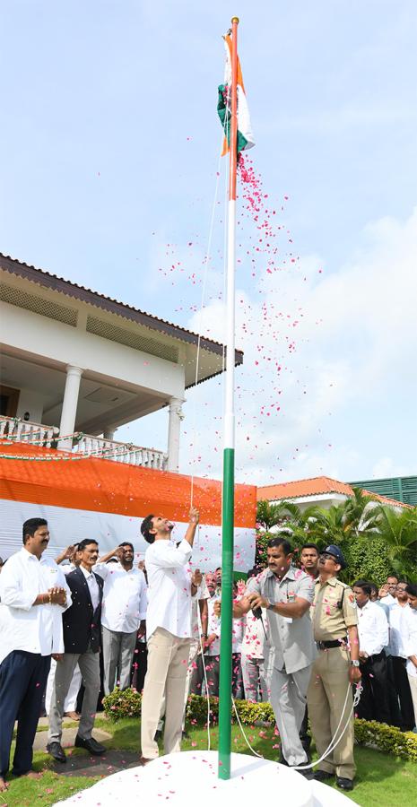 YS Jagan Participates in 78th Independence Day Celebrations7