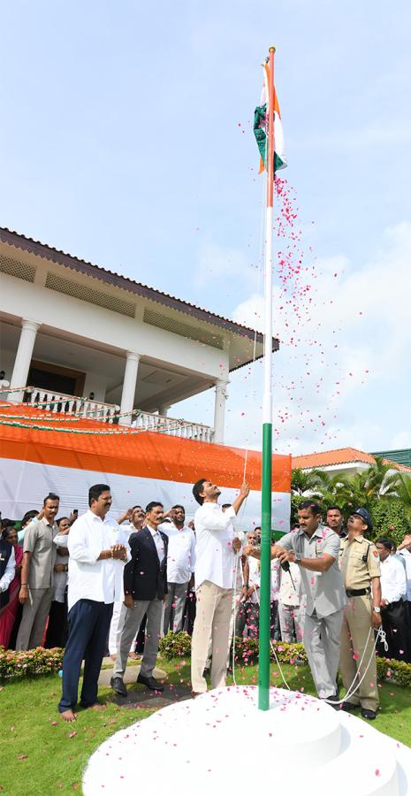 YS Jagan Participates in 78th Independence Day Celebrations8