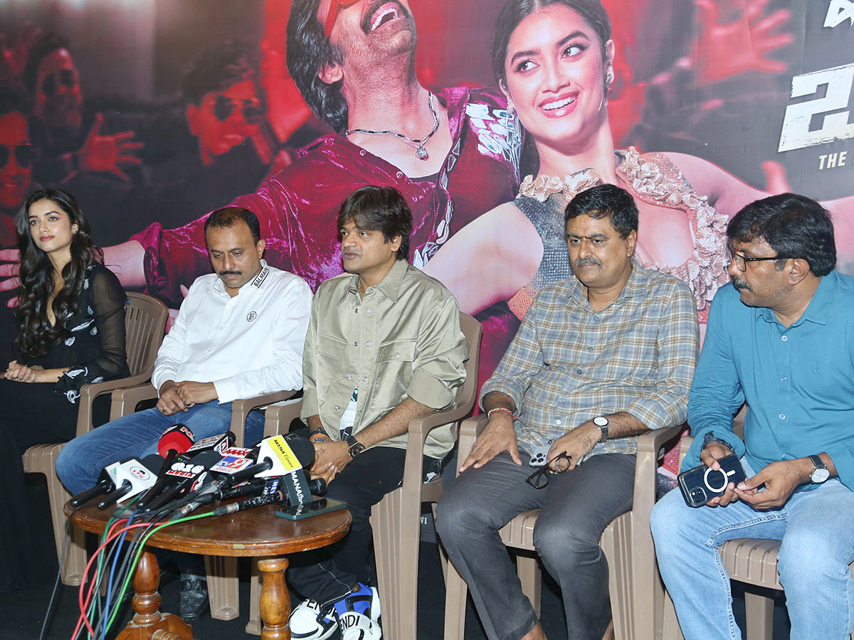 Ravi Teja Mr Bachchan Movie Success Celebrations Photos16