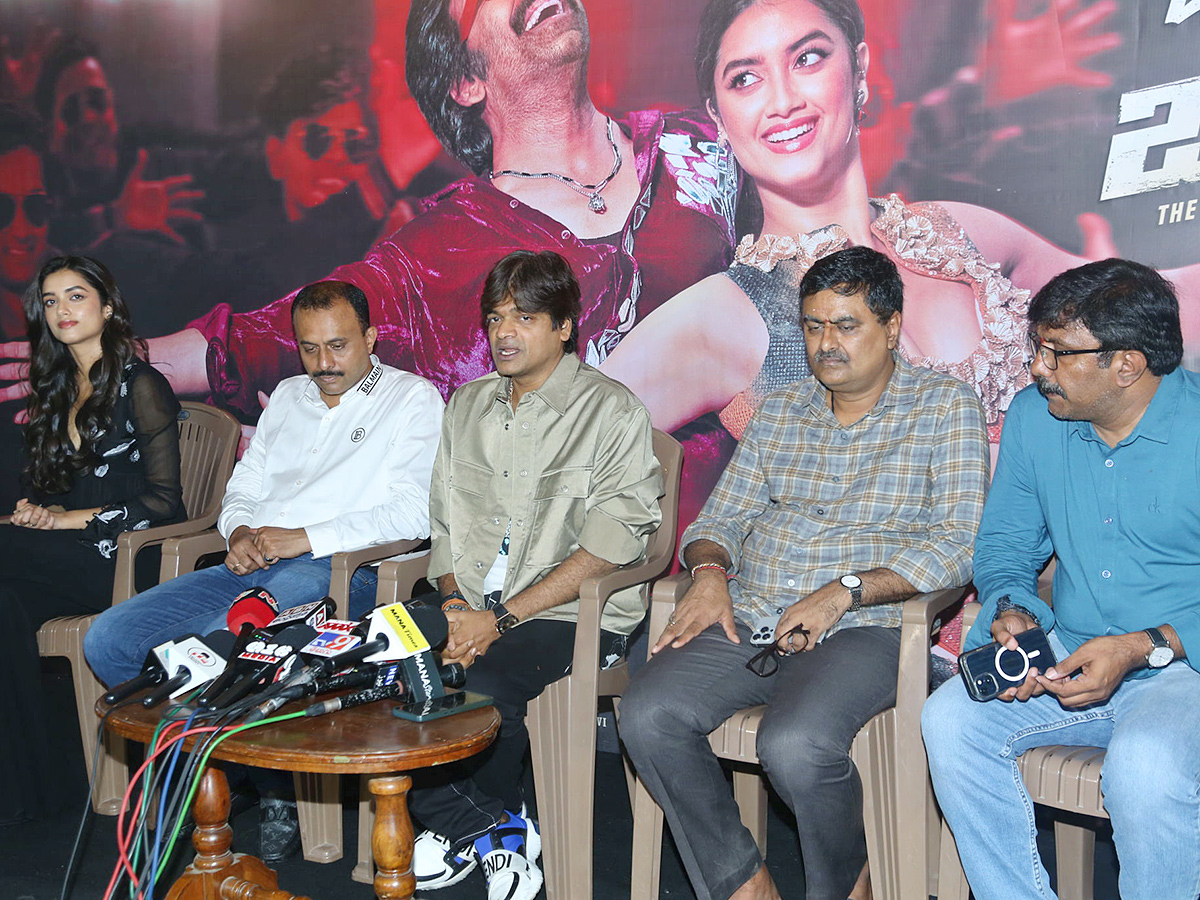 Ravi Teja Mr Bachchan Movie Success Celebrations Photos17