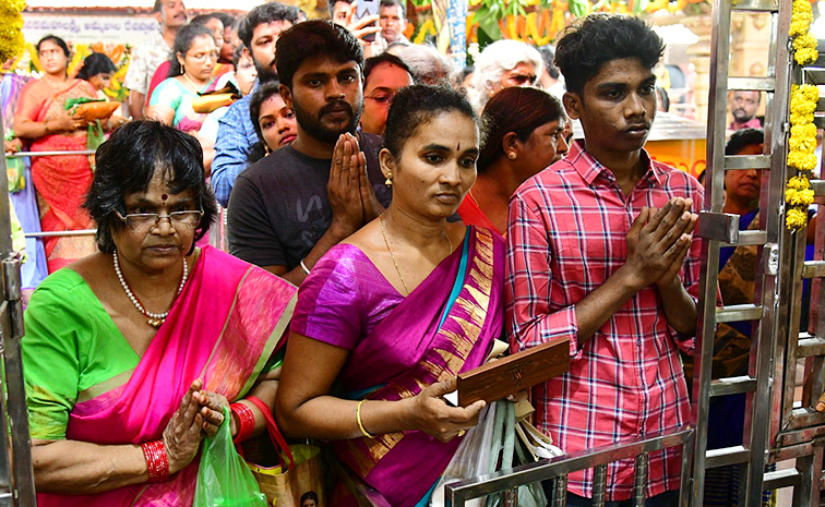 Varalakshmi Vratham Celebrations in Telugu States: Photos27