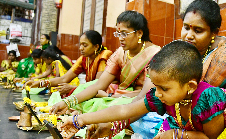 Varalakshmi Vratham Celebrations in Telugu States: Photos32