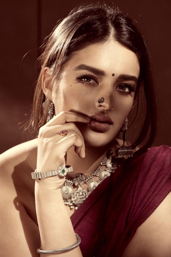 Actress Nidhhi Agerwal Birthday Special Gallery3