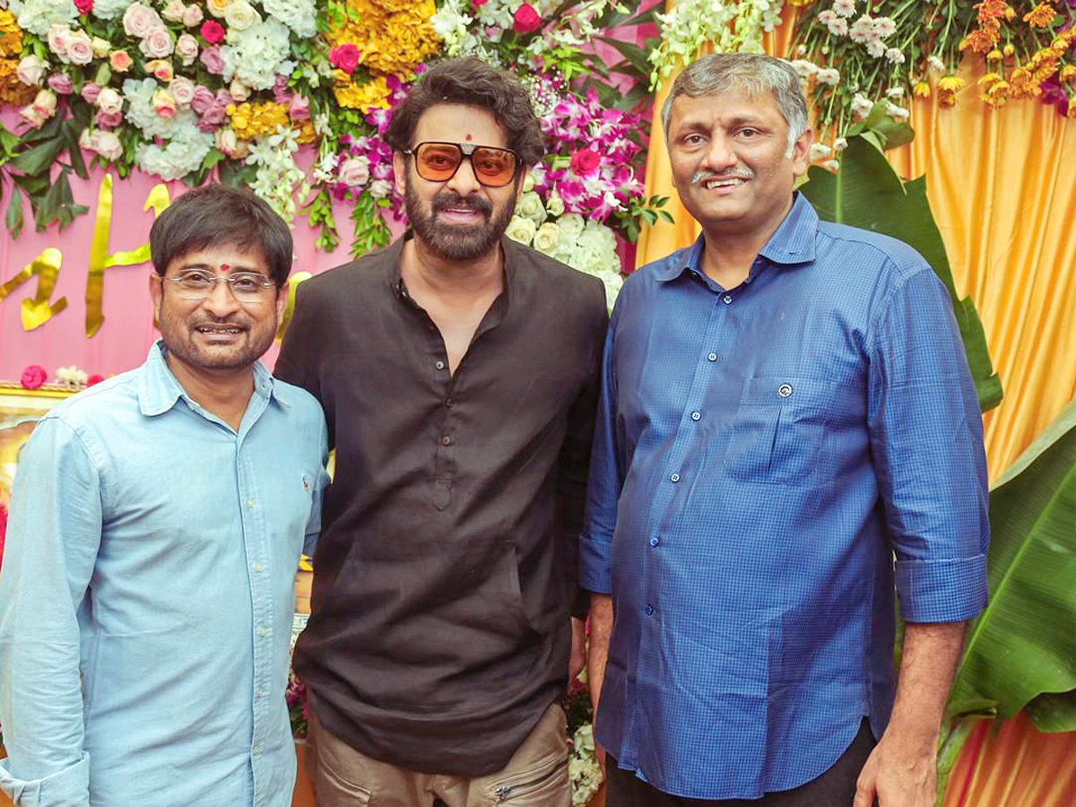 ప్రభాస్‌ - హను రాఘవపూడి సినిమా..ఓపెనింగ్‌ ఫోటోలు వైరల్‌ | Prabhas And ...