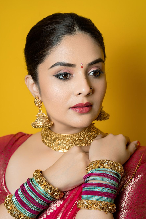 Anchor Sreemukhi Stunning Photos In Beautiful Lehenga13