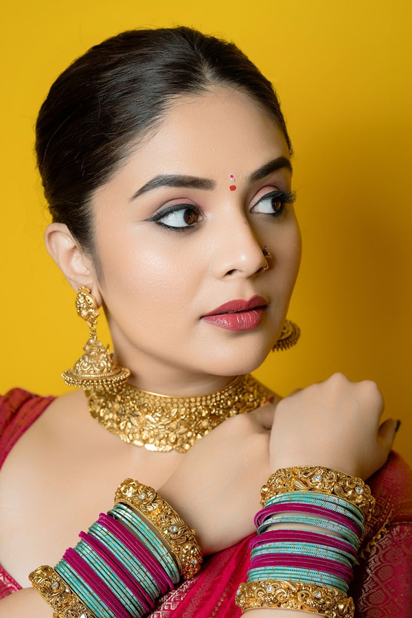 Anchor Sreemukhi Stunning Photos In Beautiful Lehenga4