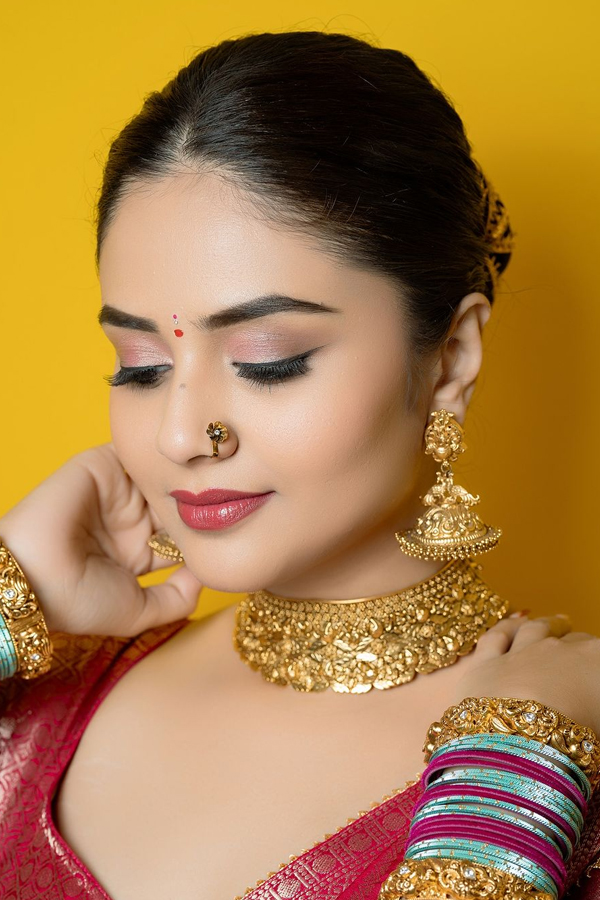 Anchor Sreemukhi Stunning Photos In Beautiful Lehenga8