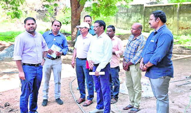 అనేక సౌకర్యాలు 1