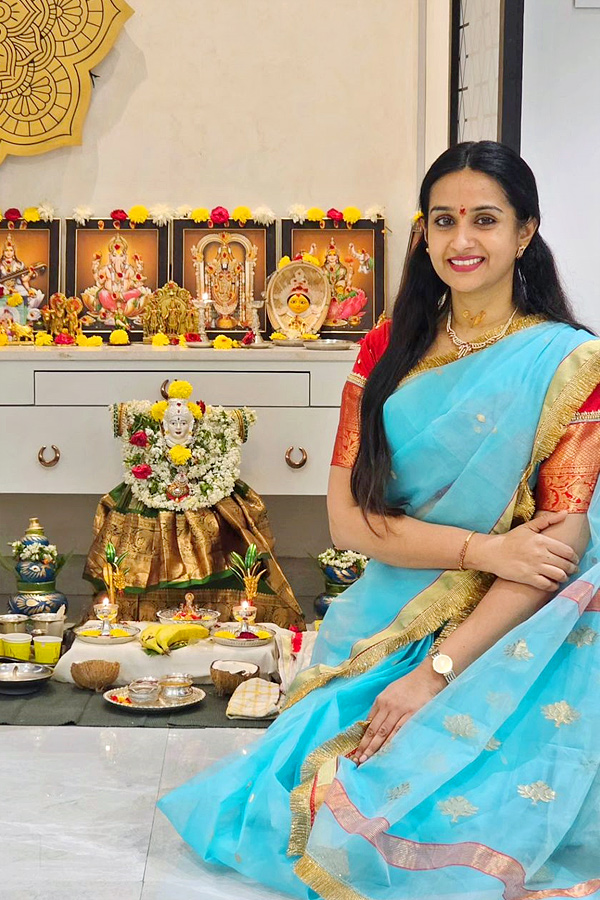 Heroine laya varalakshmi vratam pooja photos2