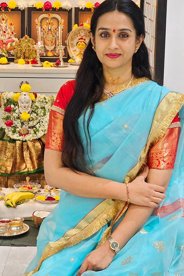 Heroine laya varalakshmi vratam pooja photos4