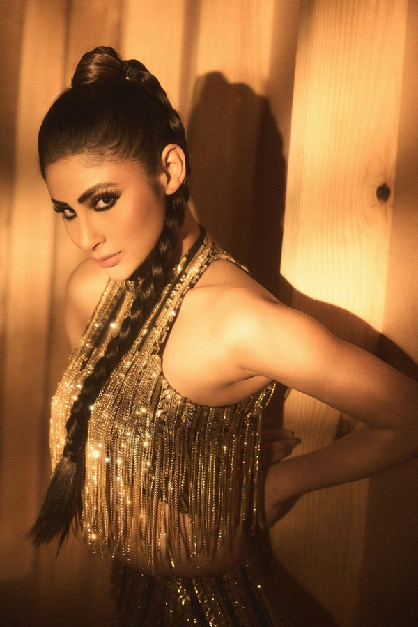 Bollywood Beauty Mouni Roy In Golden Dress Photos Goes Viral9