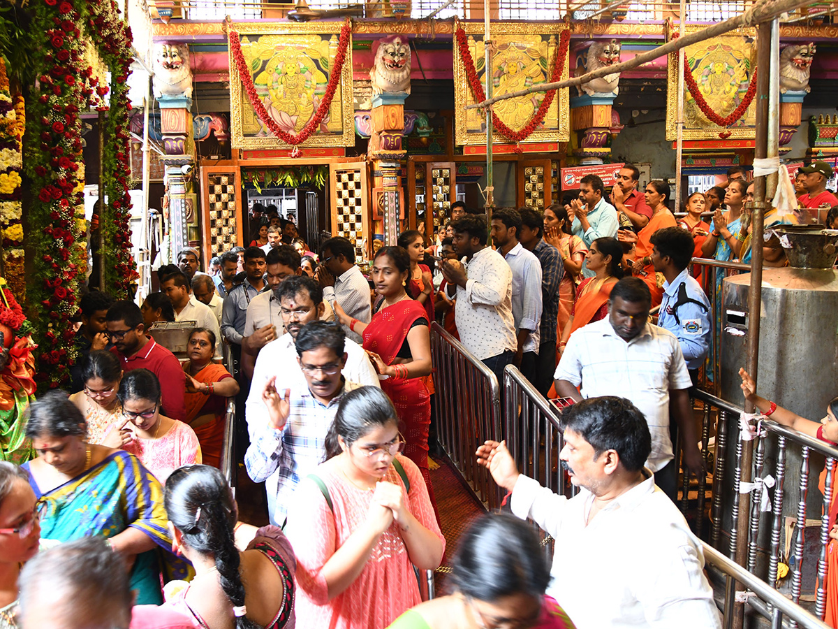 Devotees Huge Rush at Indrakeeladri Durga Devi Temple 17