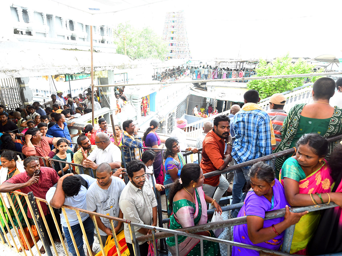 Devotees Huge Rush at Indrakeeladri Durga Devi Temple 18