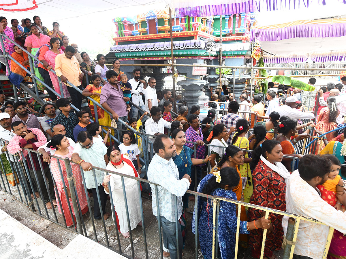 Devotees Huge Rush at Indrakeeladri Durga Devi Temple 19