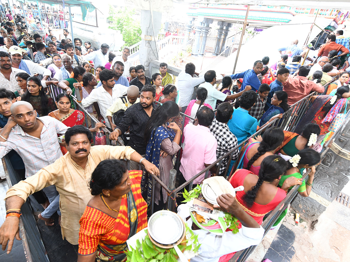 Devotees Huge Rush at Indrakeeladri Durga Devi Temple 20