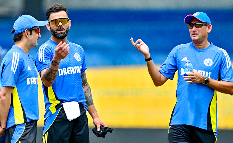 Gambhir And Kohli Share Light Moment in Practice ahead of the IND vs SL ODI Series Photos7