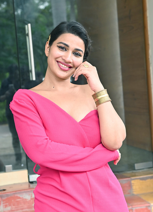 actress Inaya Sultana hot photos12