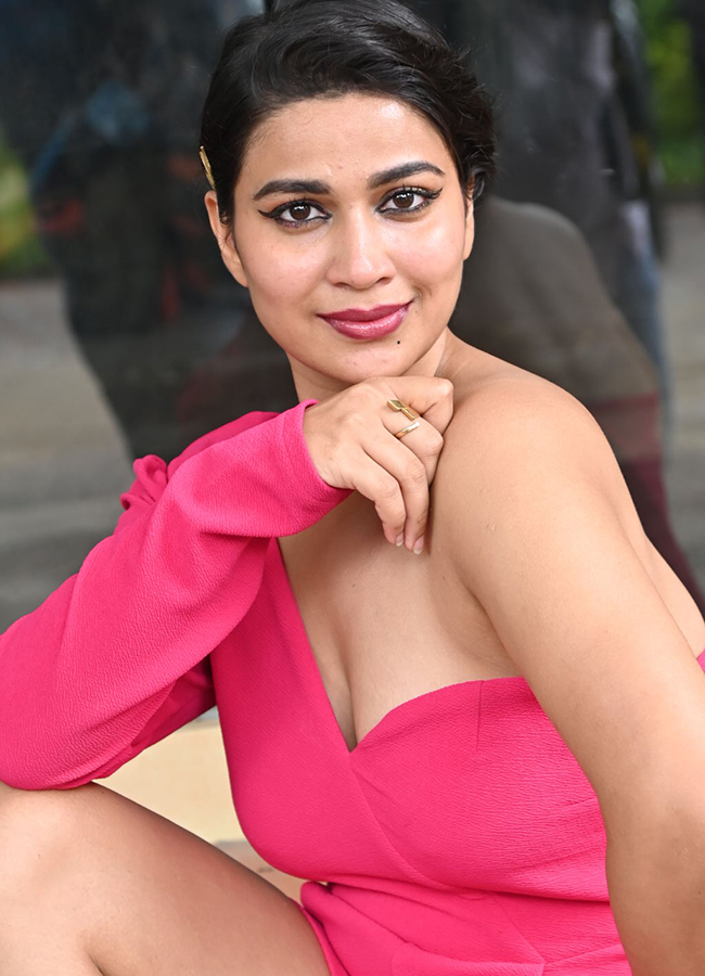 actress Inaya Sultana hot photos2