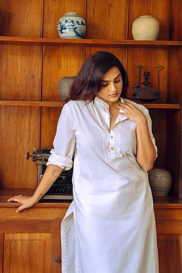 Interesting Facts About Thangalaan Actress Parvathy Thiruvothu Photos2