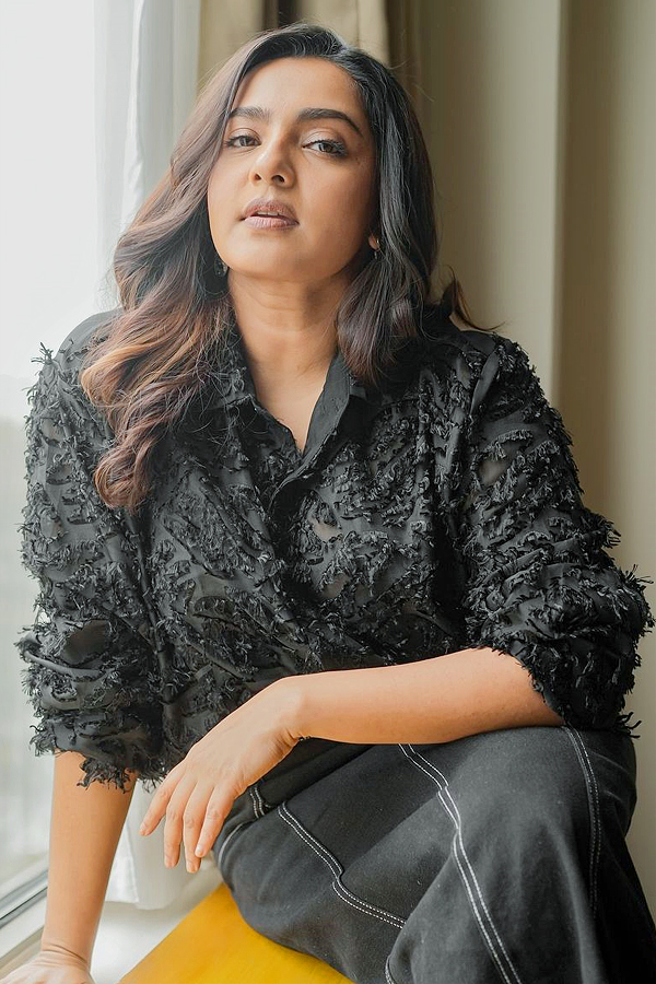 Interesting Facts About Thangalaan Actress Parvathy Thiruvothu Photos16