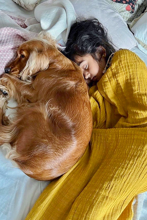 Rashmika Mandanna shares adorable moments with her little sister Photos9