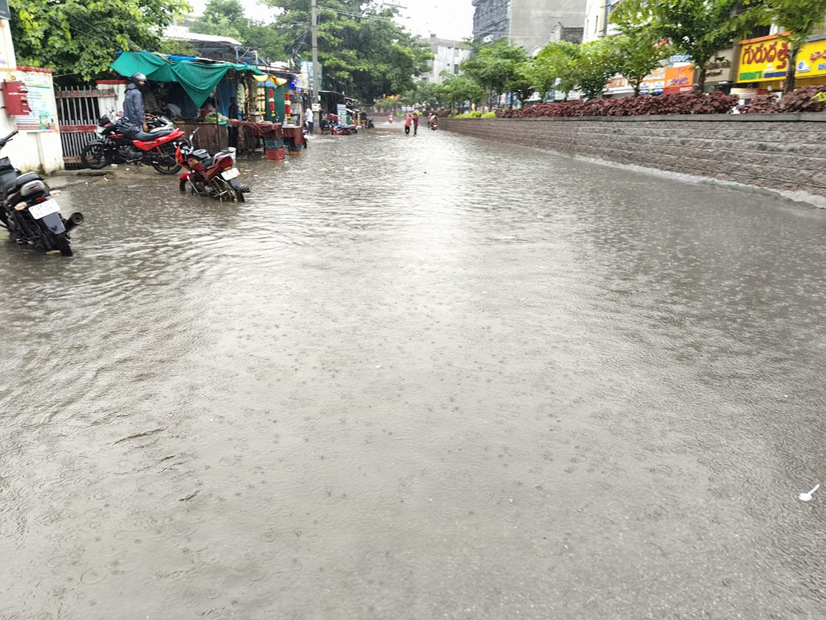 heavy rains in telangana 2024 photos16